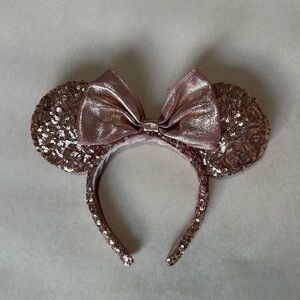 Original Disney Parks rose gold minnie mouse ears
